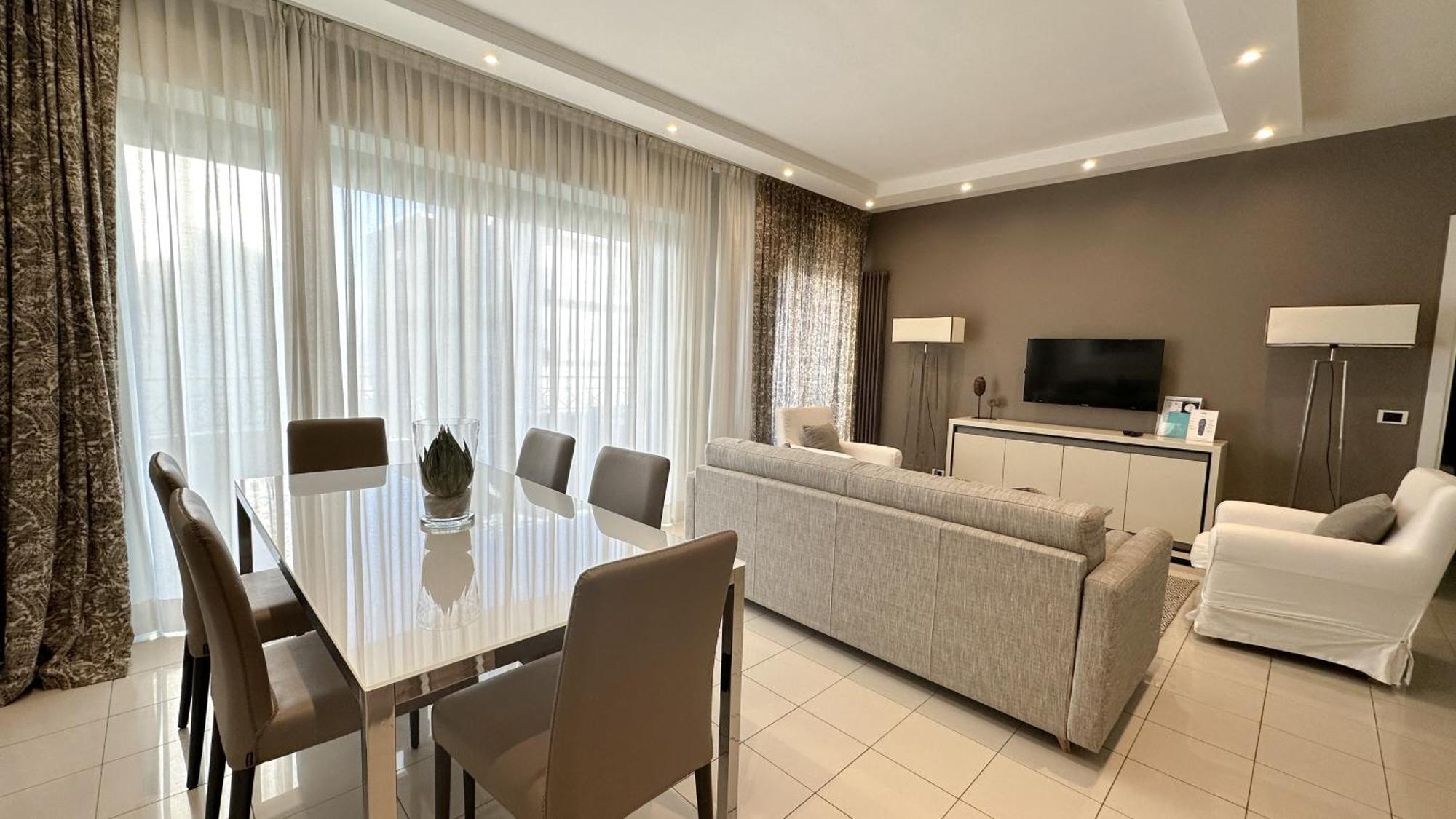 Apart-hotel Lungomare - Charming 4*