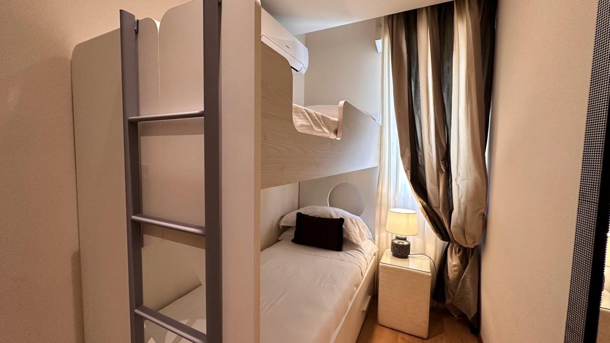Aparthotel Lungomare 4*